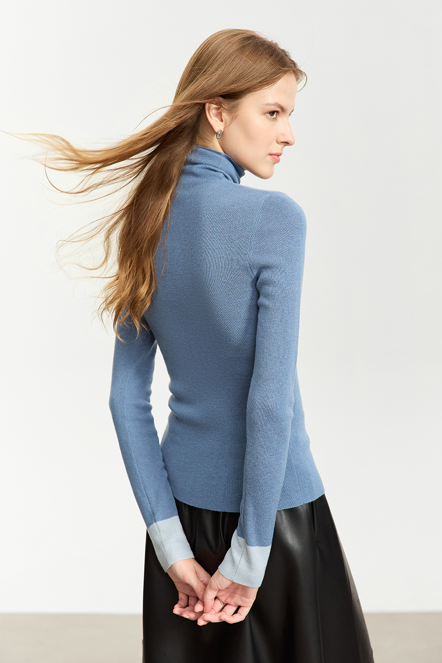 Slim-fit Turtleneck Color-block Sweater