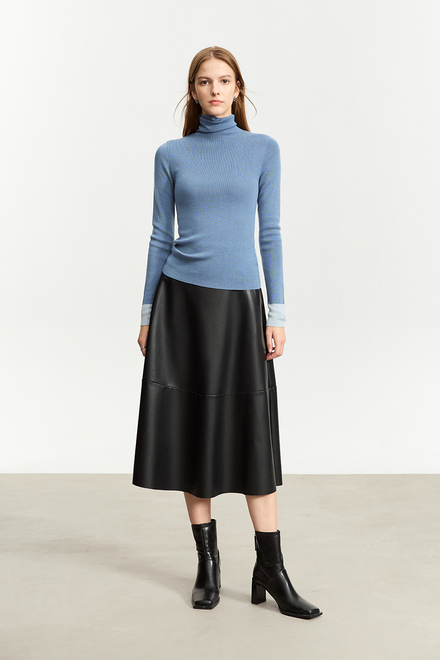 Slim-fit Turtleneck Color-block Sweater