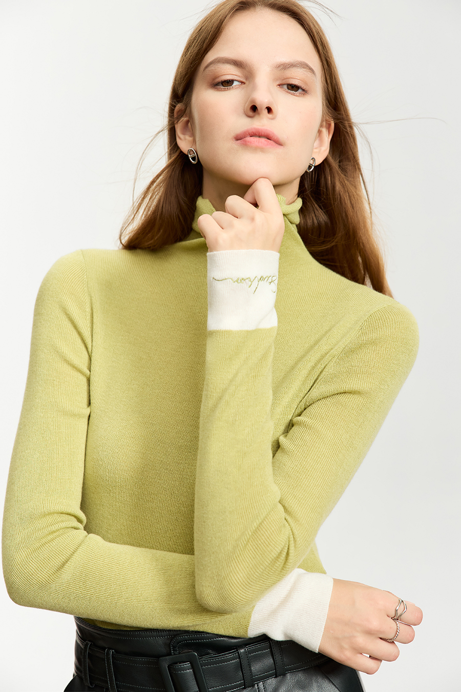 Slim-fit Turtleneck Color-block Sweater