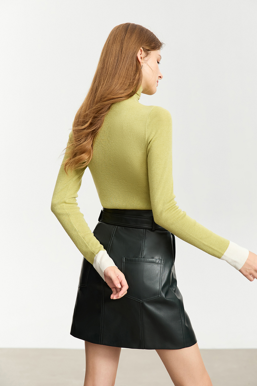 Slim-fit Turtleneck Color-block Sweater