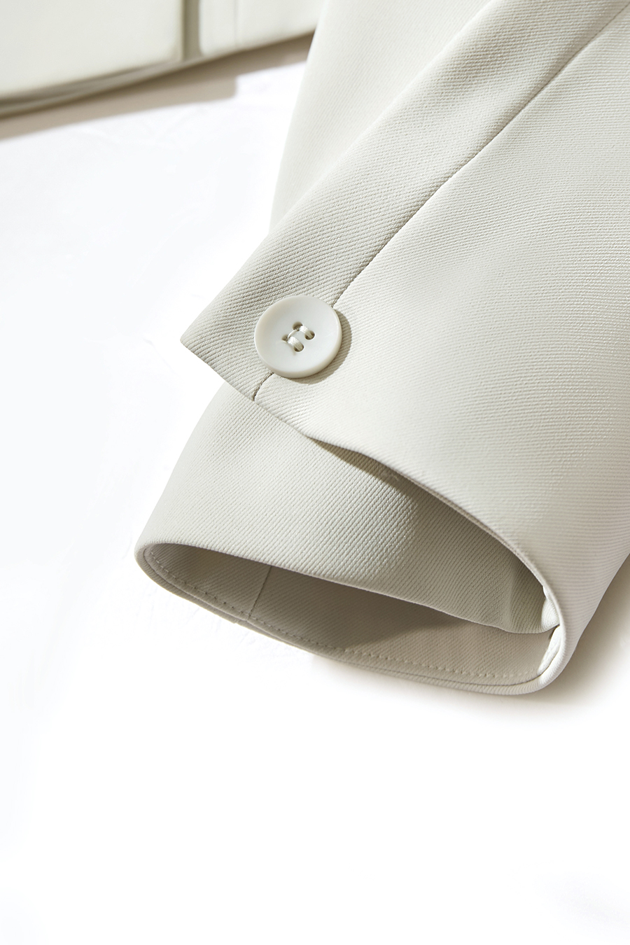 Short Double - button V - Neck Suit|AMII-AMII.com