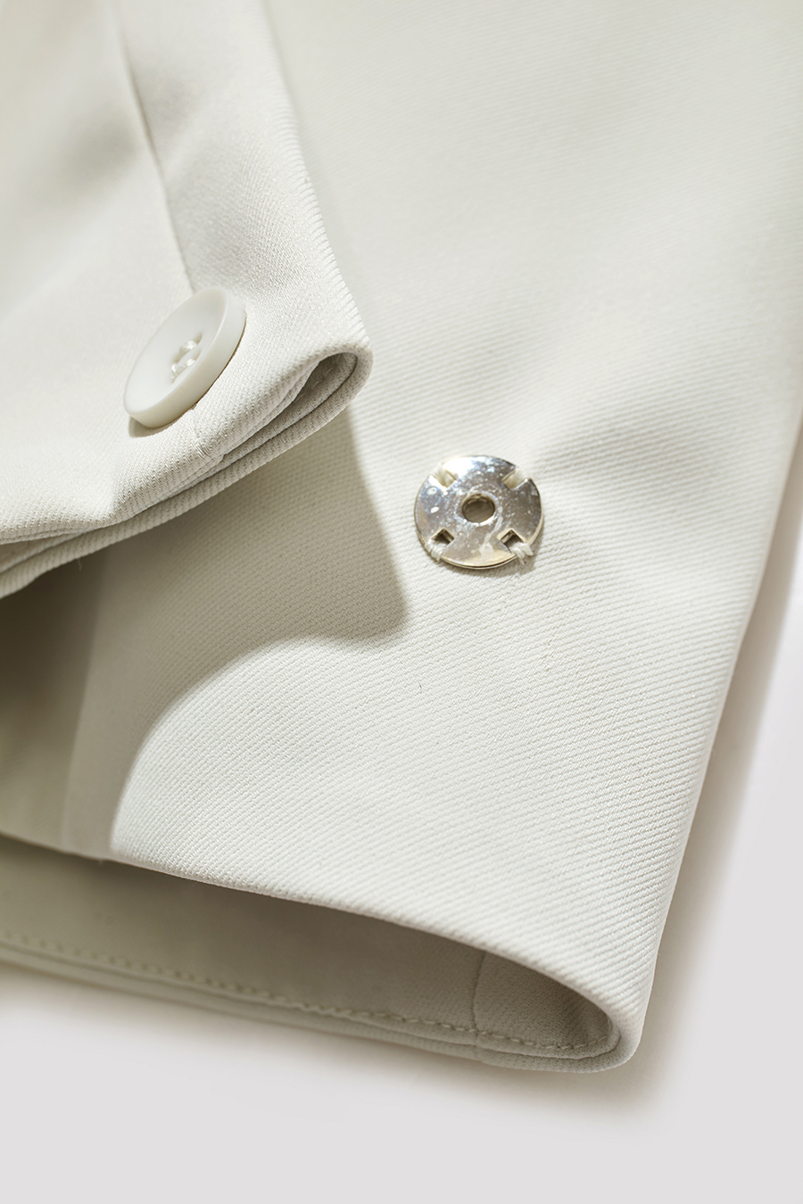 Short Double - button V - Neck Suit|AMII-AMII.com