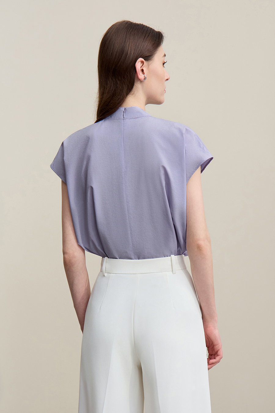 Stand Collar Pleated Wide-shoulder Shirt