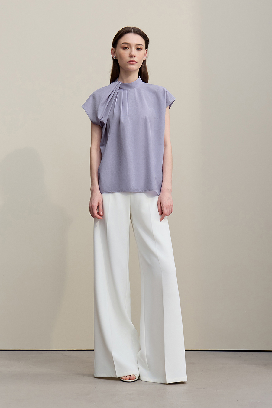 Stand Collar Pleated Wide-shoulder Shirt