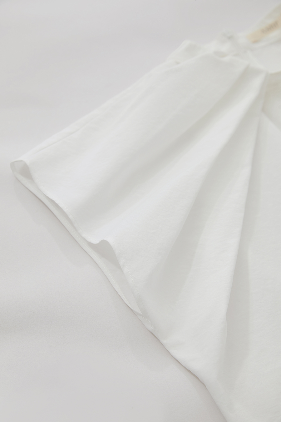 Stand Collar Pleated Wide-shoulder Shirt