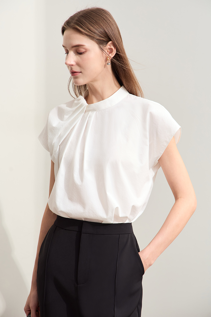Stand Collar Pleated Wide-shoulder Shirt
