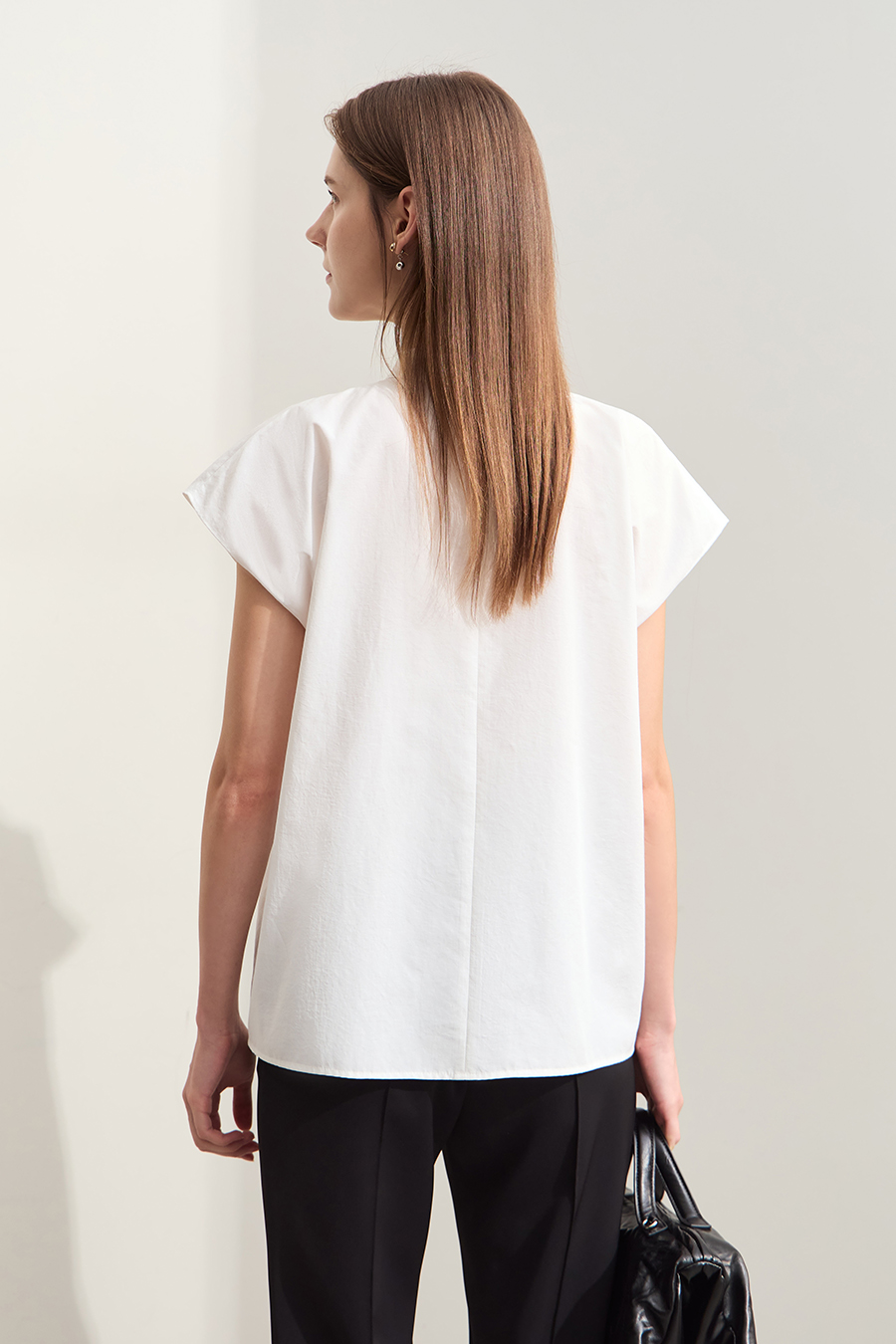 Stand Collar Pleated Wide-shoulder Shirt