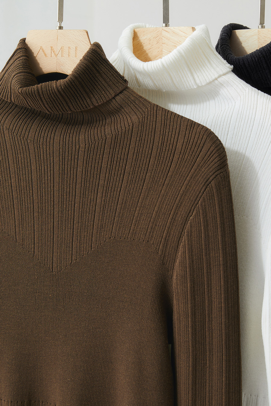 Textured Spliced High Neck Sweater|AMII-AMII.com