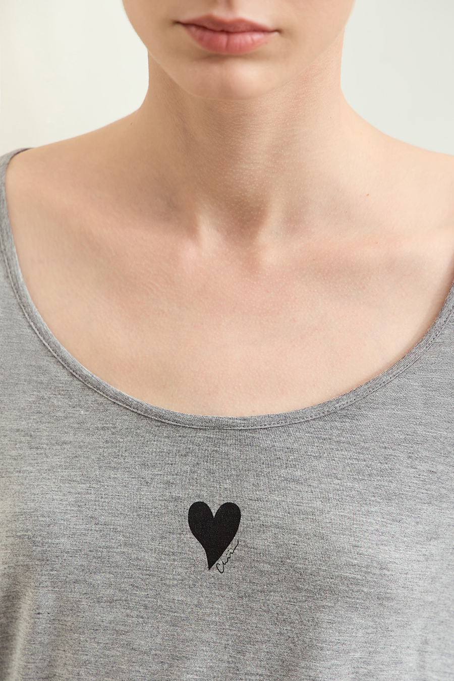 Crew Neck Heart Print T-shirt