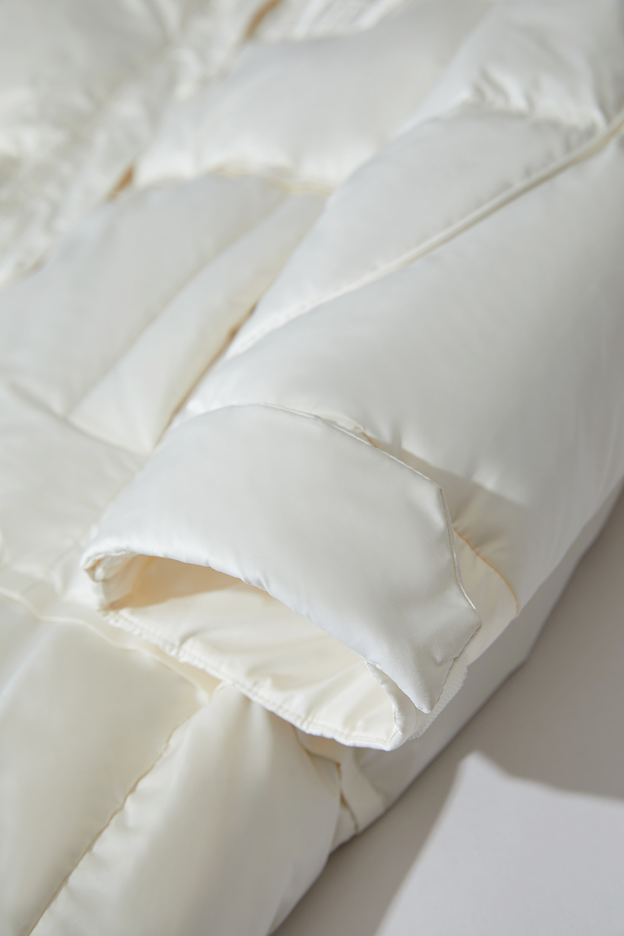 Letter Emblem Down Jacket|AMII-AMII.com