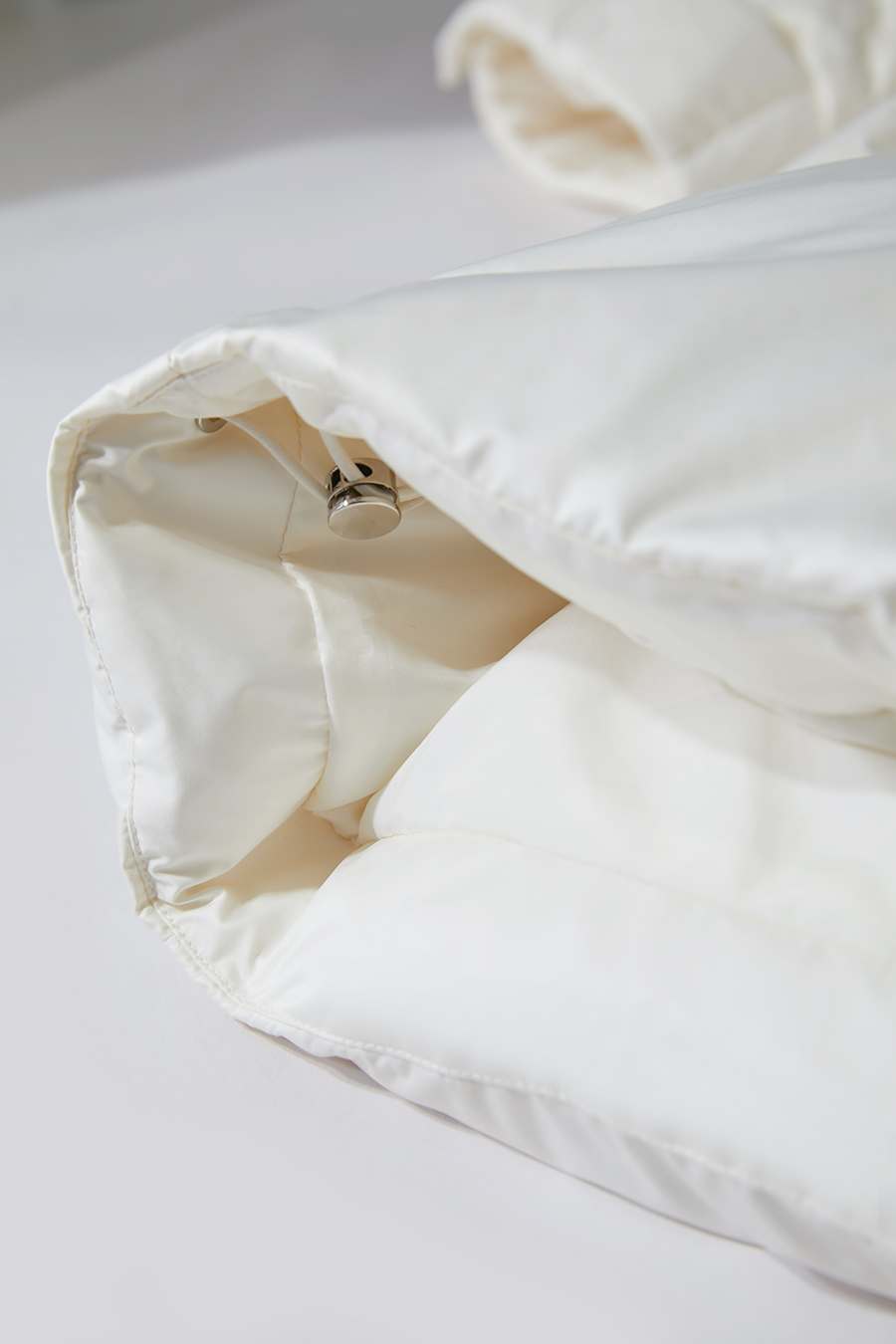 Letter Emblem Down Jacket|AMII-AMII.com