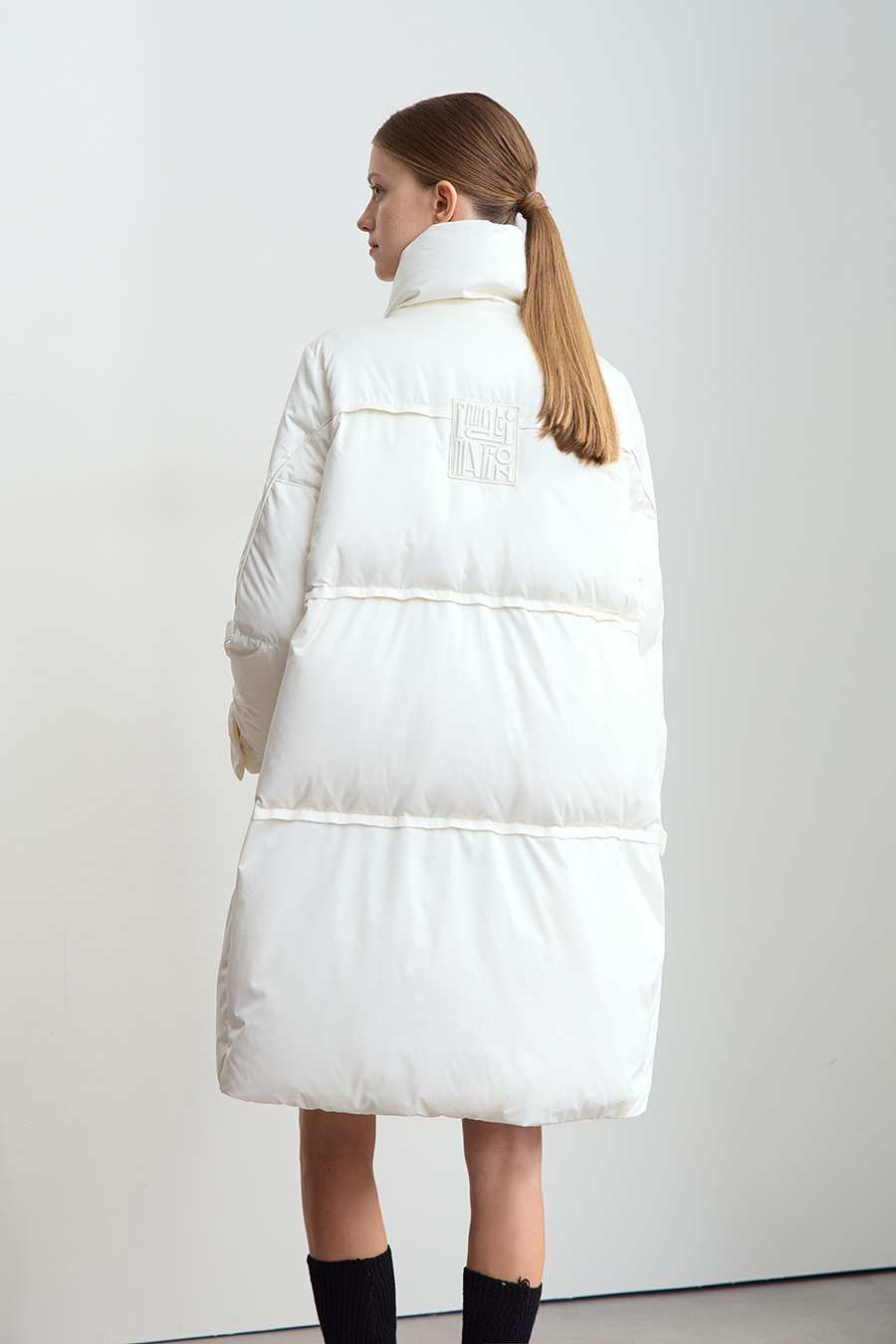 Letter Emblem Down Jacket|AMII-AMII.com