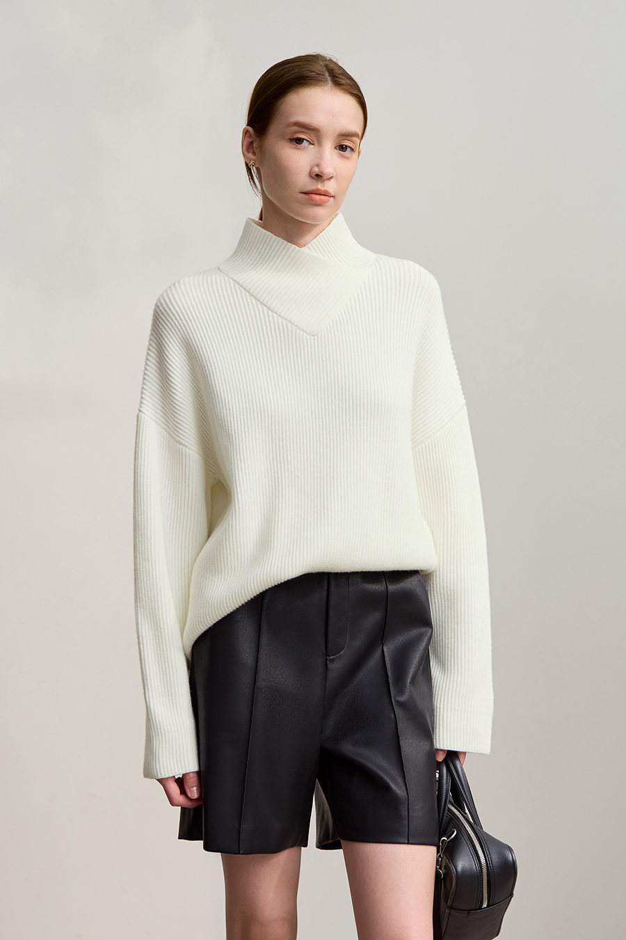 Overlapping High Neck Drop Shoulder Sweater|AMII-AMII.com