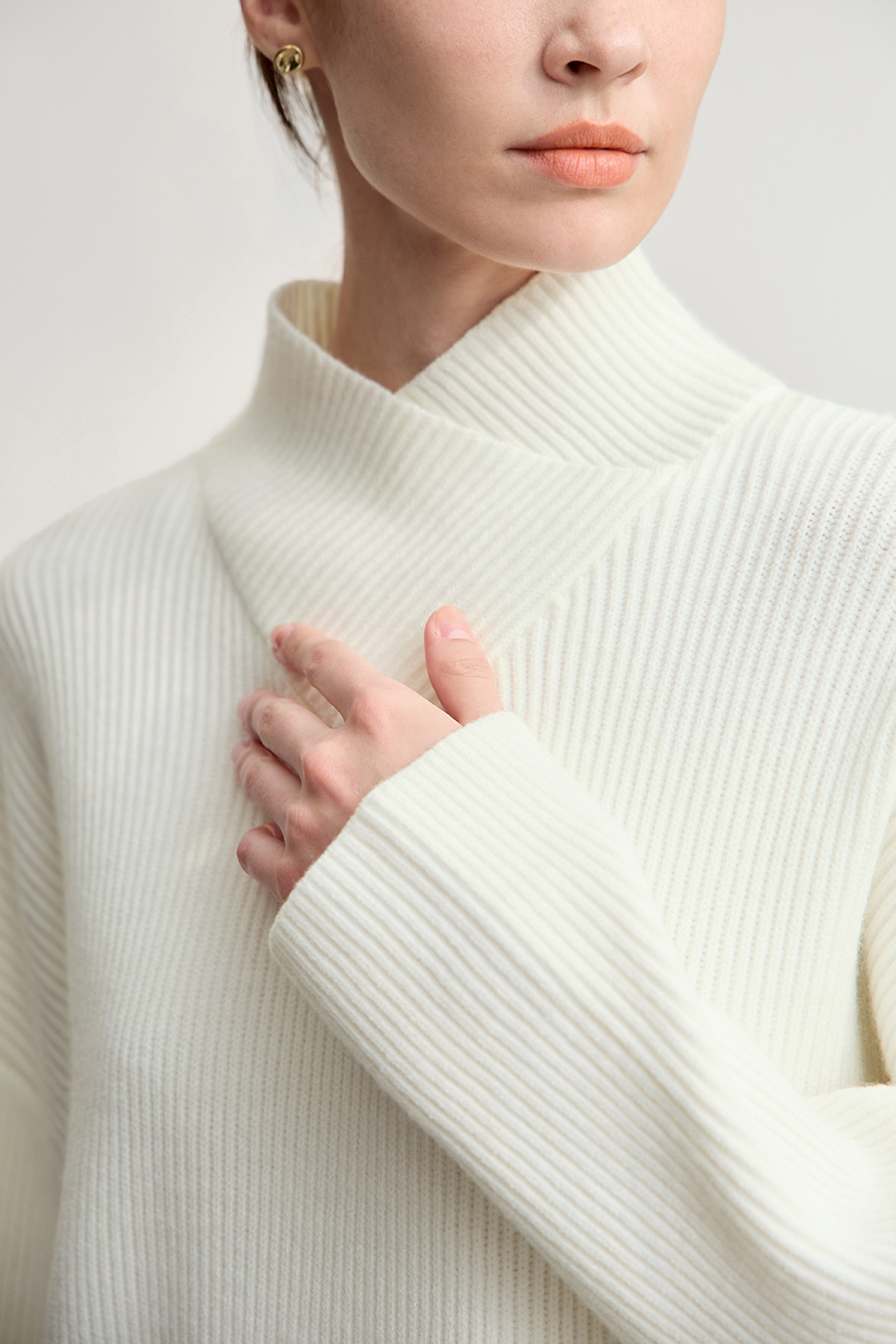 Overlapping High Neck Drop Shoulder Sweater|AMII-AMII.com