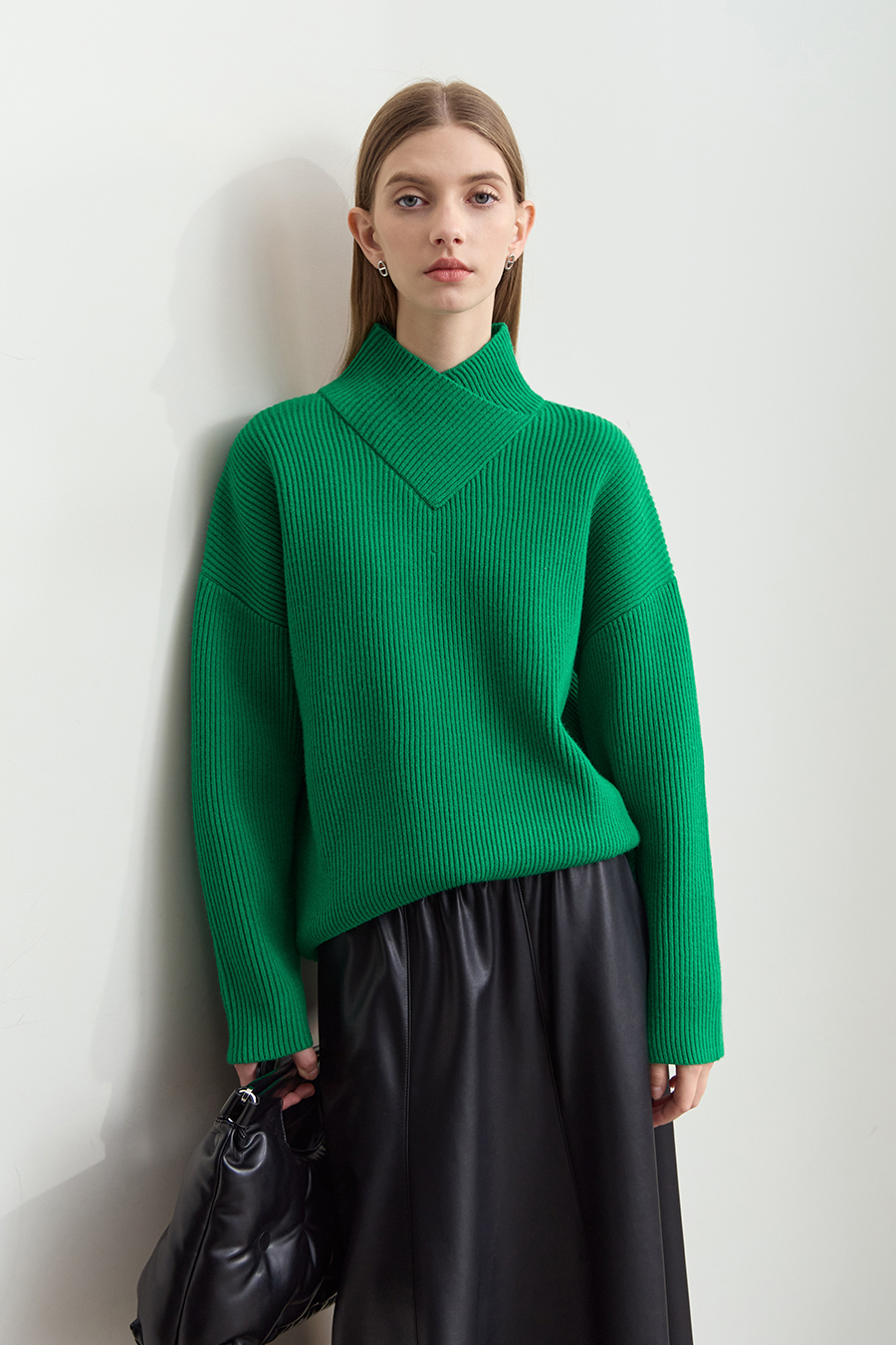 Overlapping High Neck Drop Shoulder Sweater|AMII-AMII.com