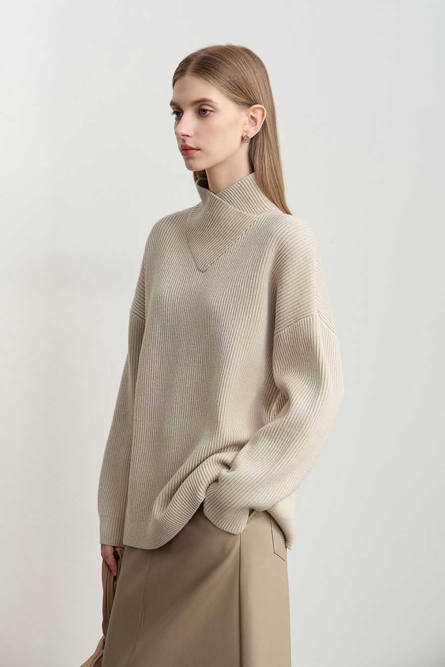 Overlapping High Neck Drop Shoulder Sweater|AMII-AMII.com