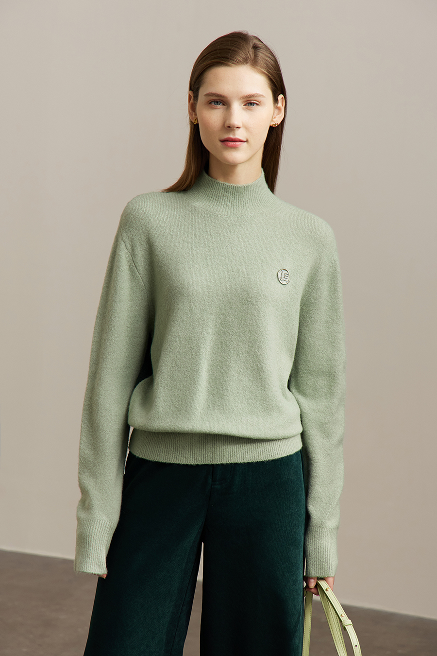 Letter Emblem Loose Sweater|AMII-AMII.com