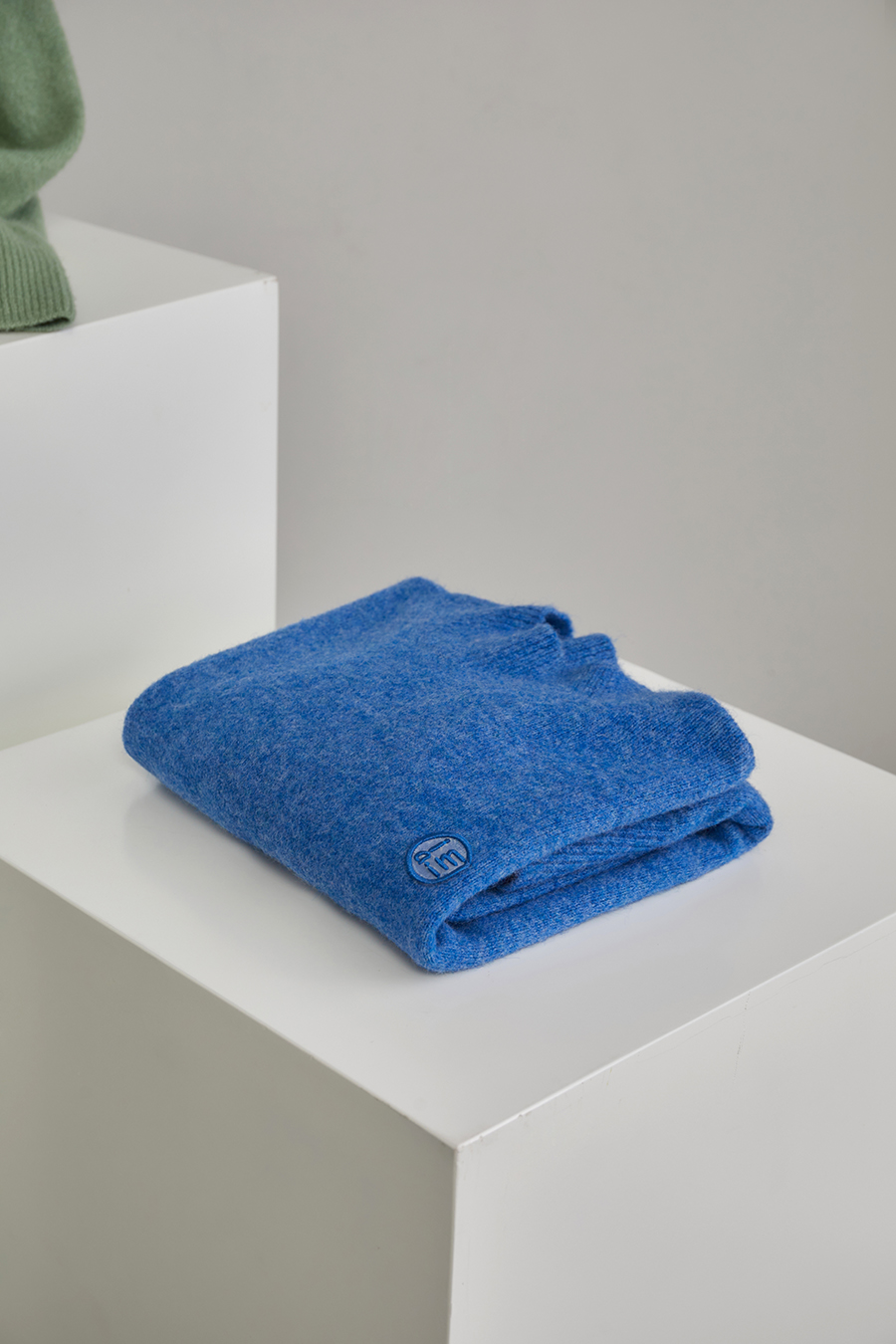 Letter Emblem Loose Sweater|AMII-AMII.com