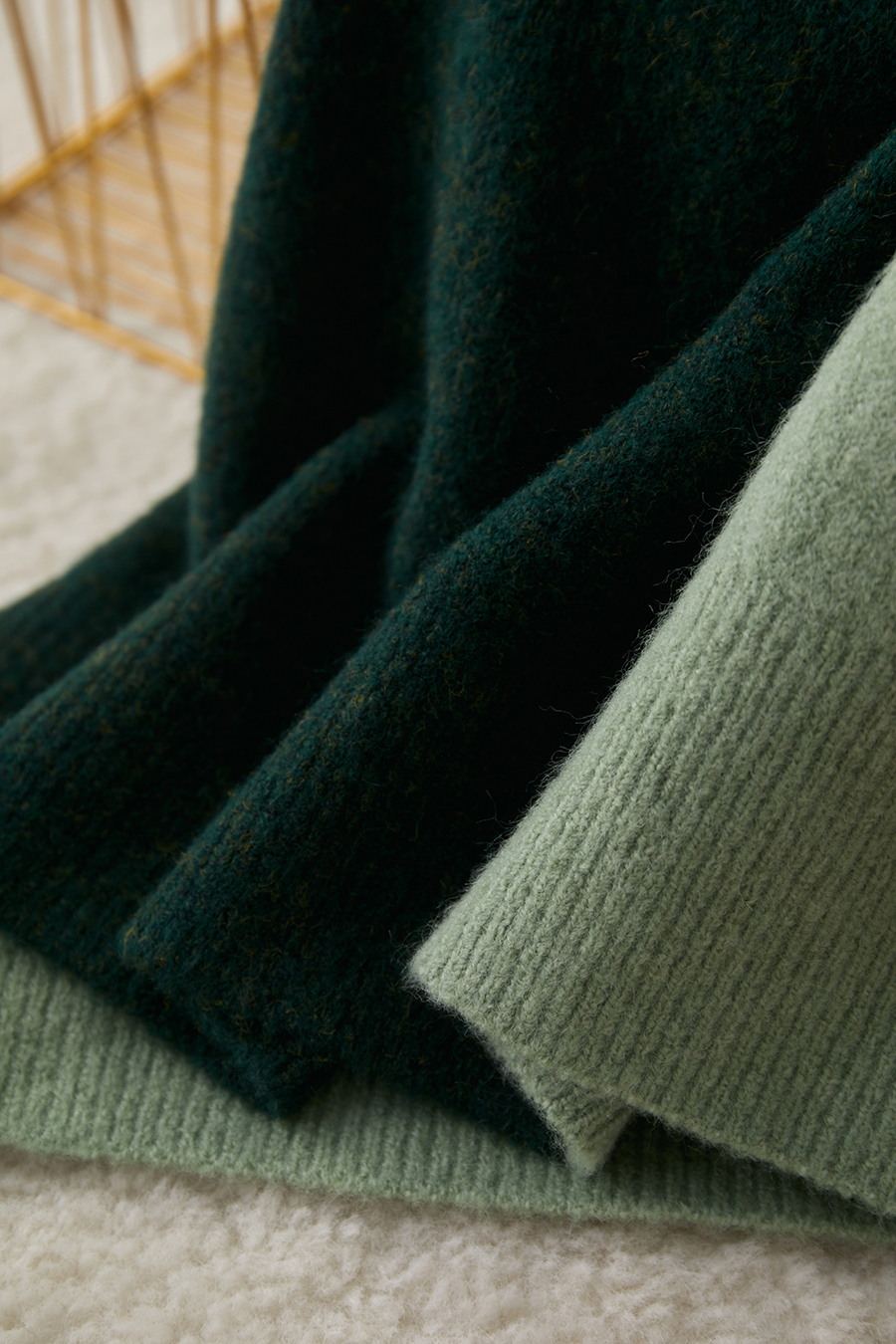 Letter Emblem Loose Sweater|AMII-AMII.com