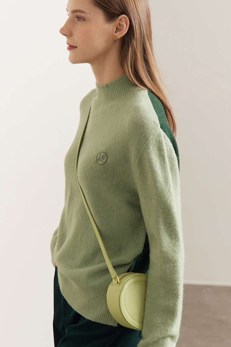 Letter Emblem Loose Sweater|AMII-AMII.com