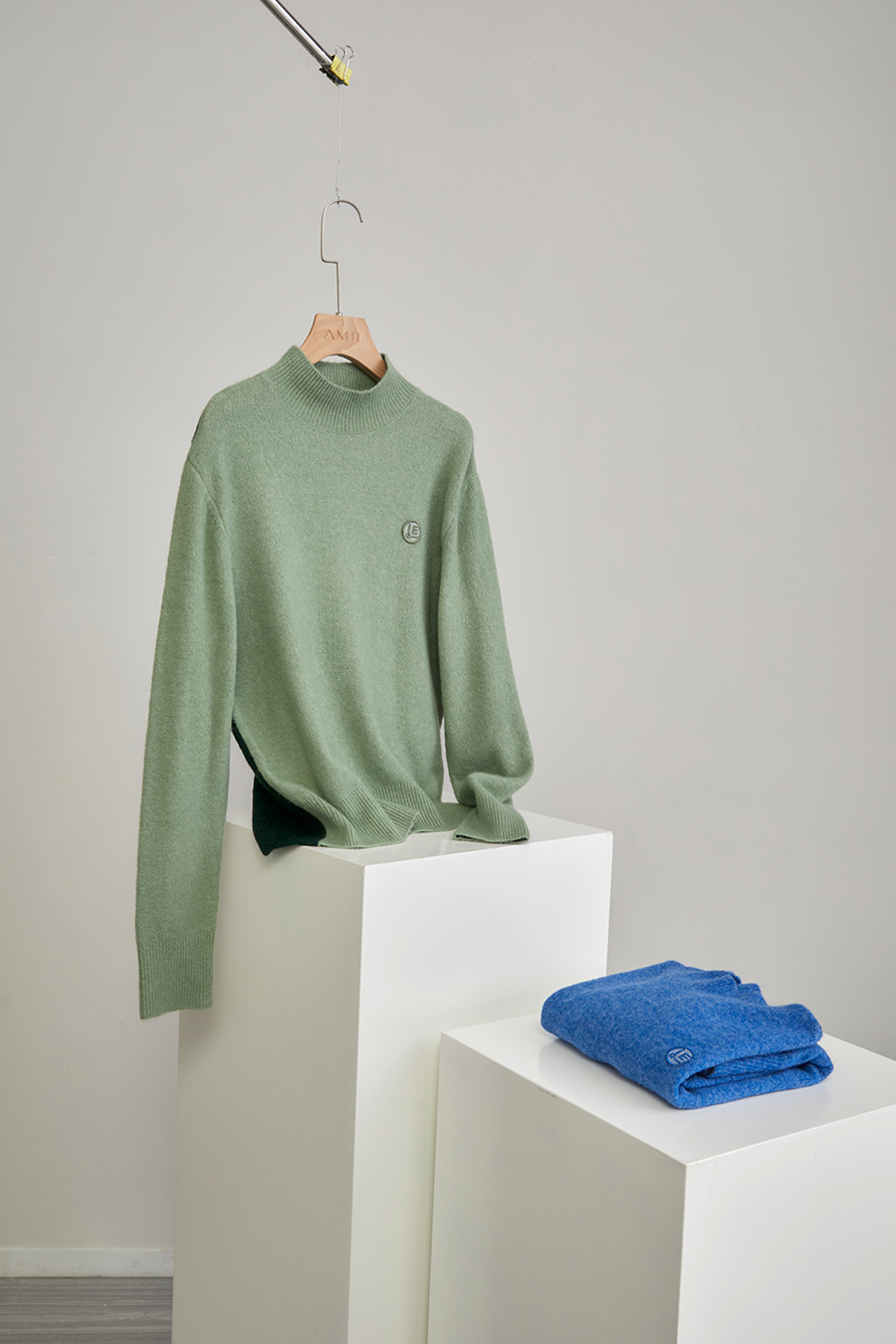 Letter Emblem Loose Sweater|AMII-AMII.com