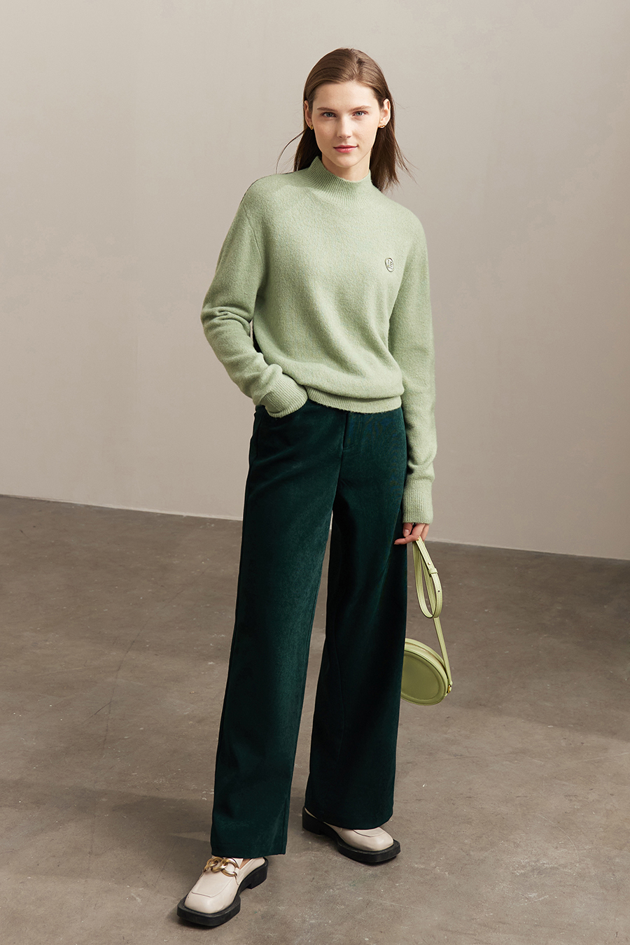 Letter Emblem Loose Sweater|AMII-AMII.com