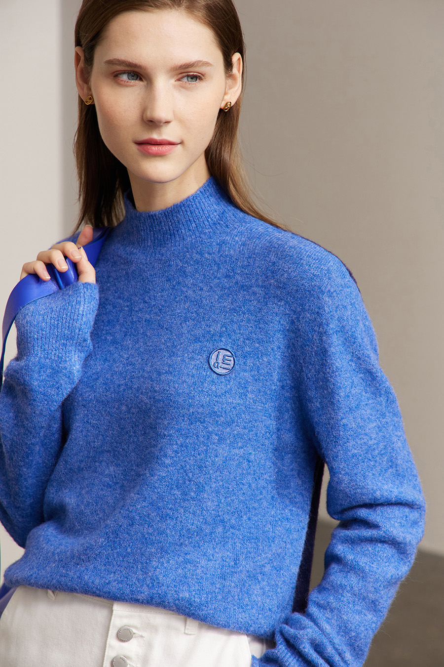 Letter Emblem Loose Sweater|AMII-AMII.com
