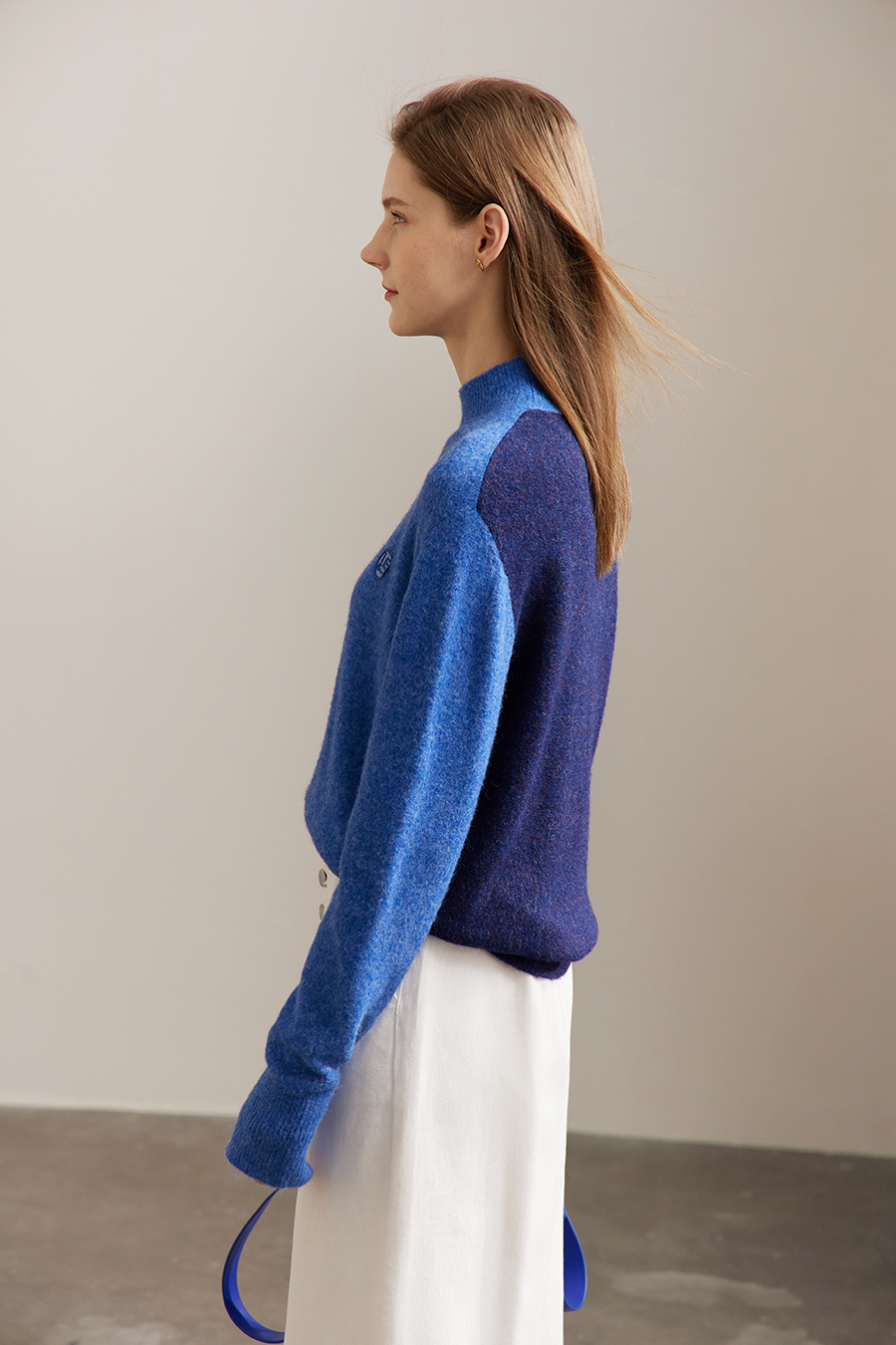 Letter Emblem Loose Sweater|AMII-AMII.com