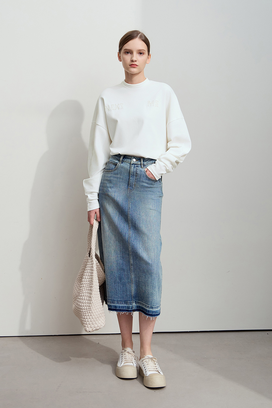 Letter embroidered cotton-spandex sweatshirt|AMII