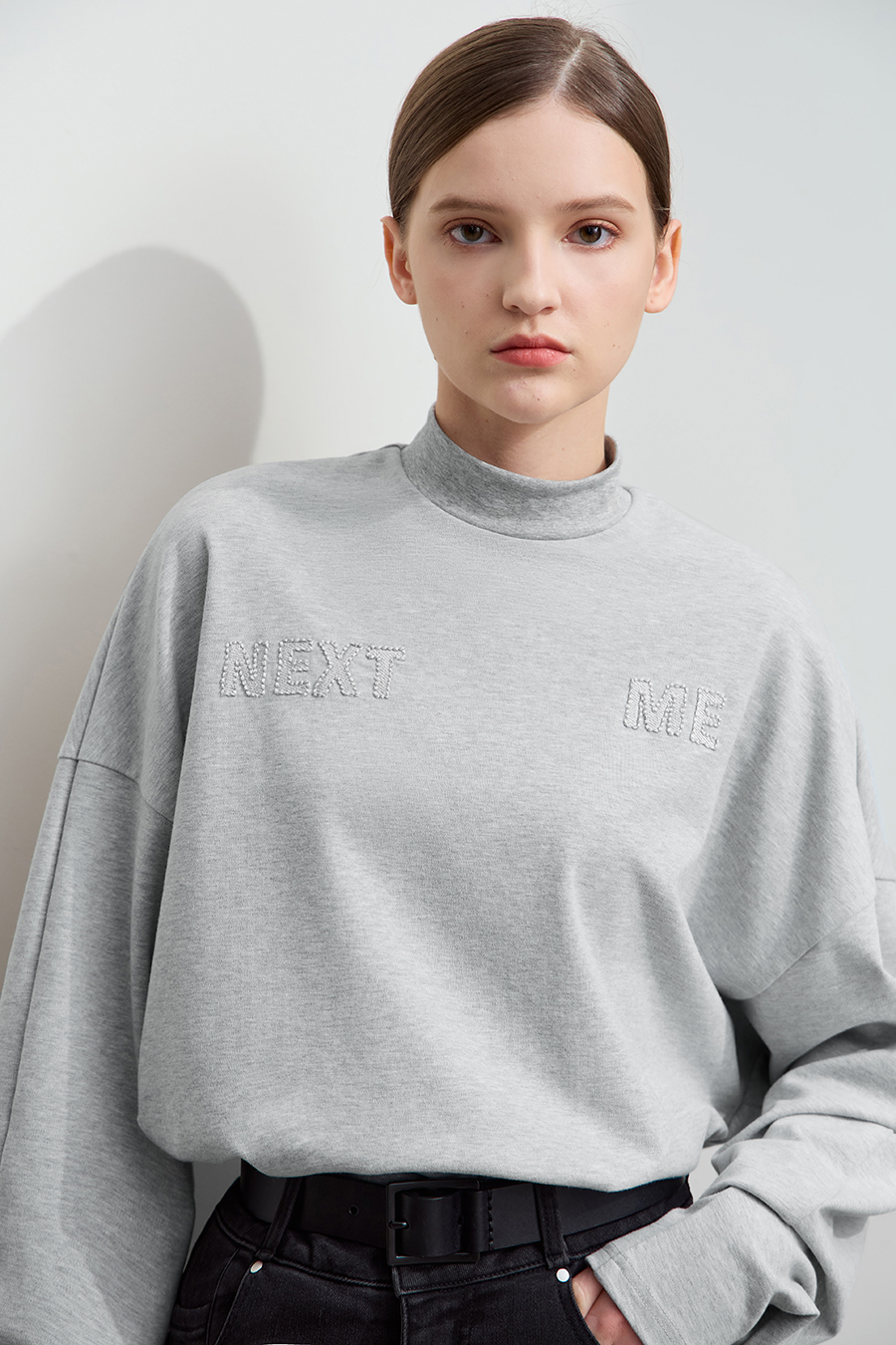 Letter embroidered cotton-spandex sweatshirt|AMII