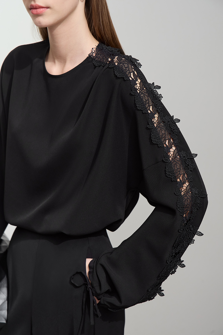 Lace Spliced Chiffon Blouse