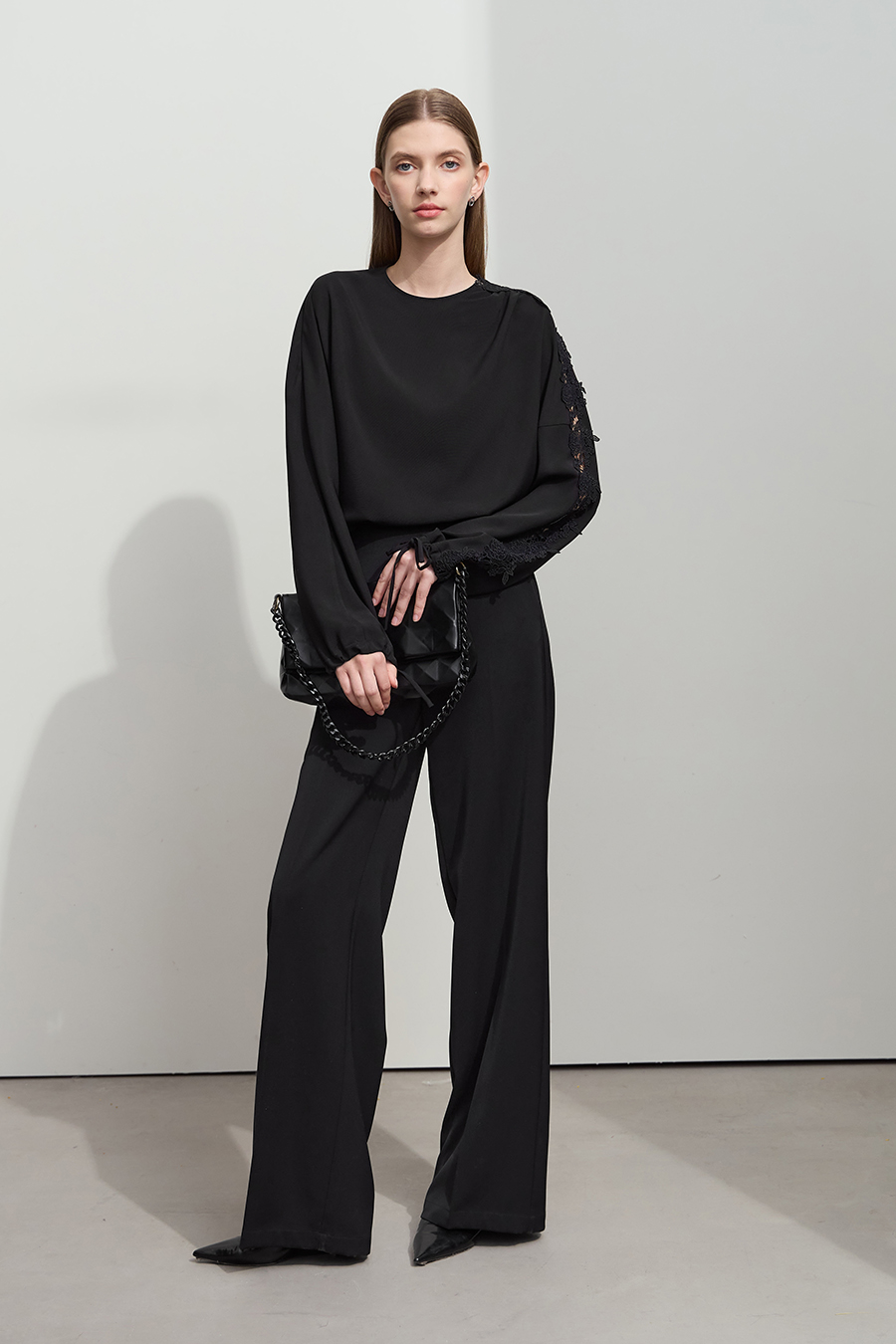 Lace Spliced Chiffon Blouse