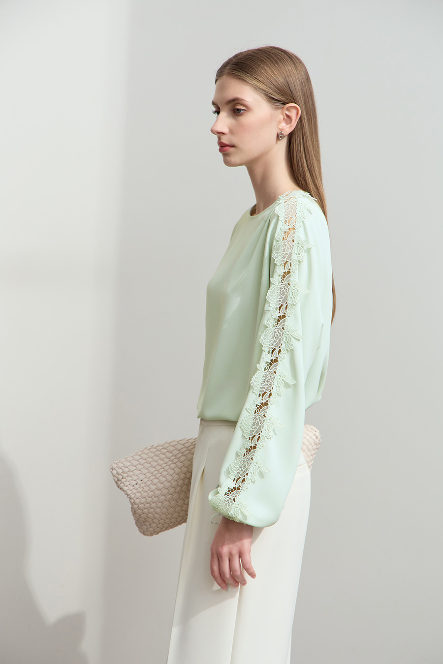 Lace Spliced Chiffon Blouse