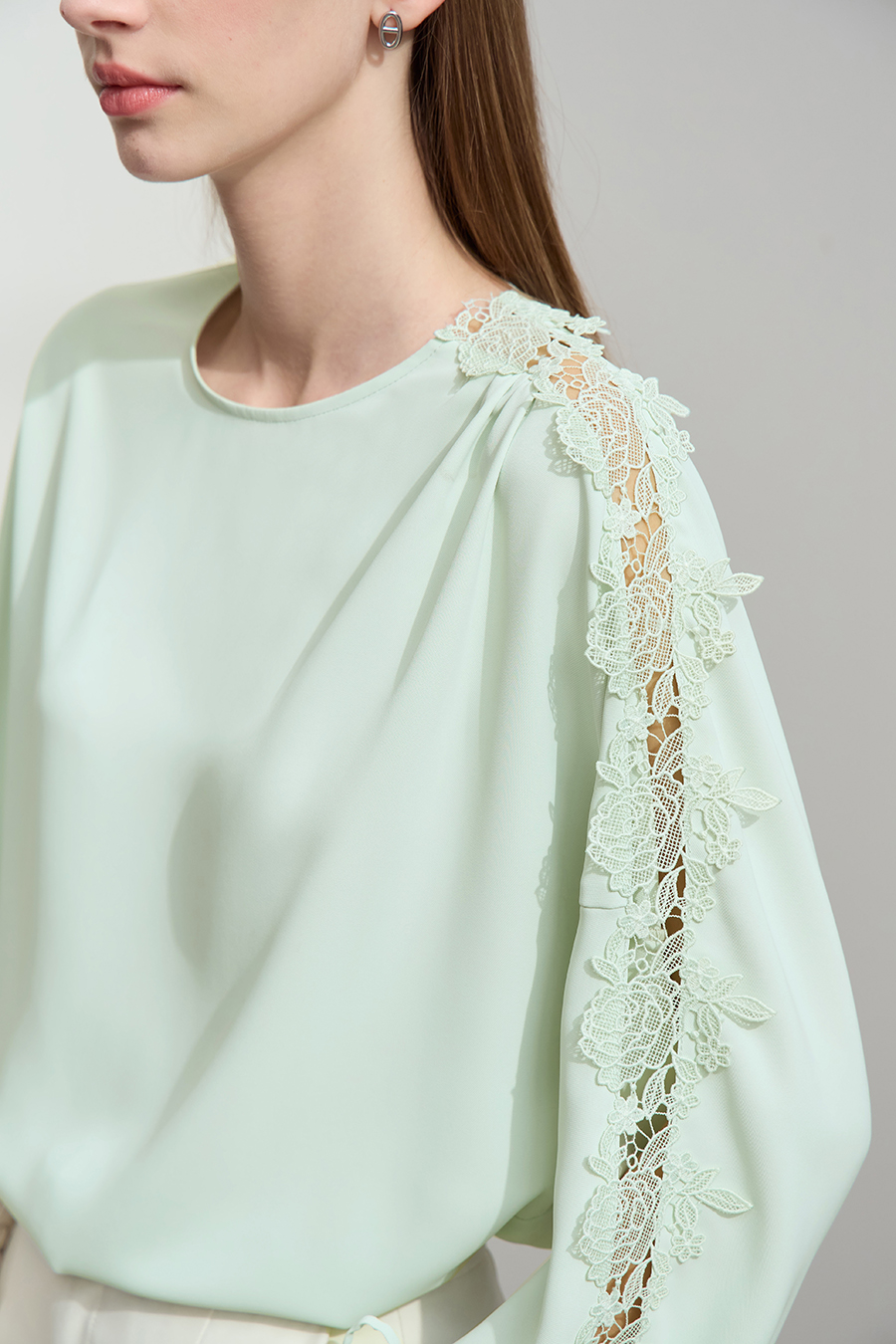 Lace Spliced Chiffon Blouse