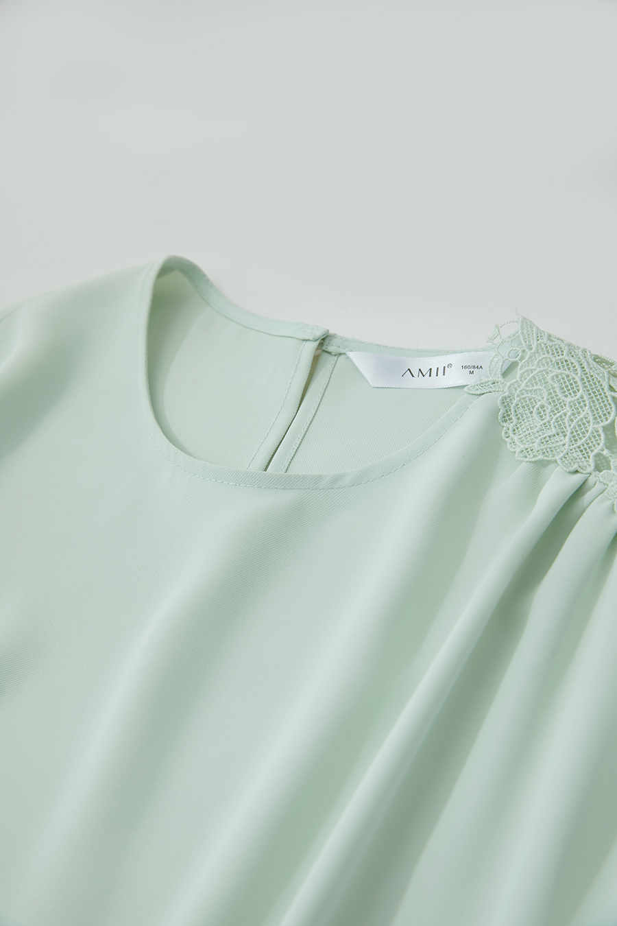 Lace Spliced Chiffon Blouse