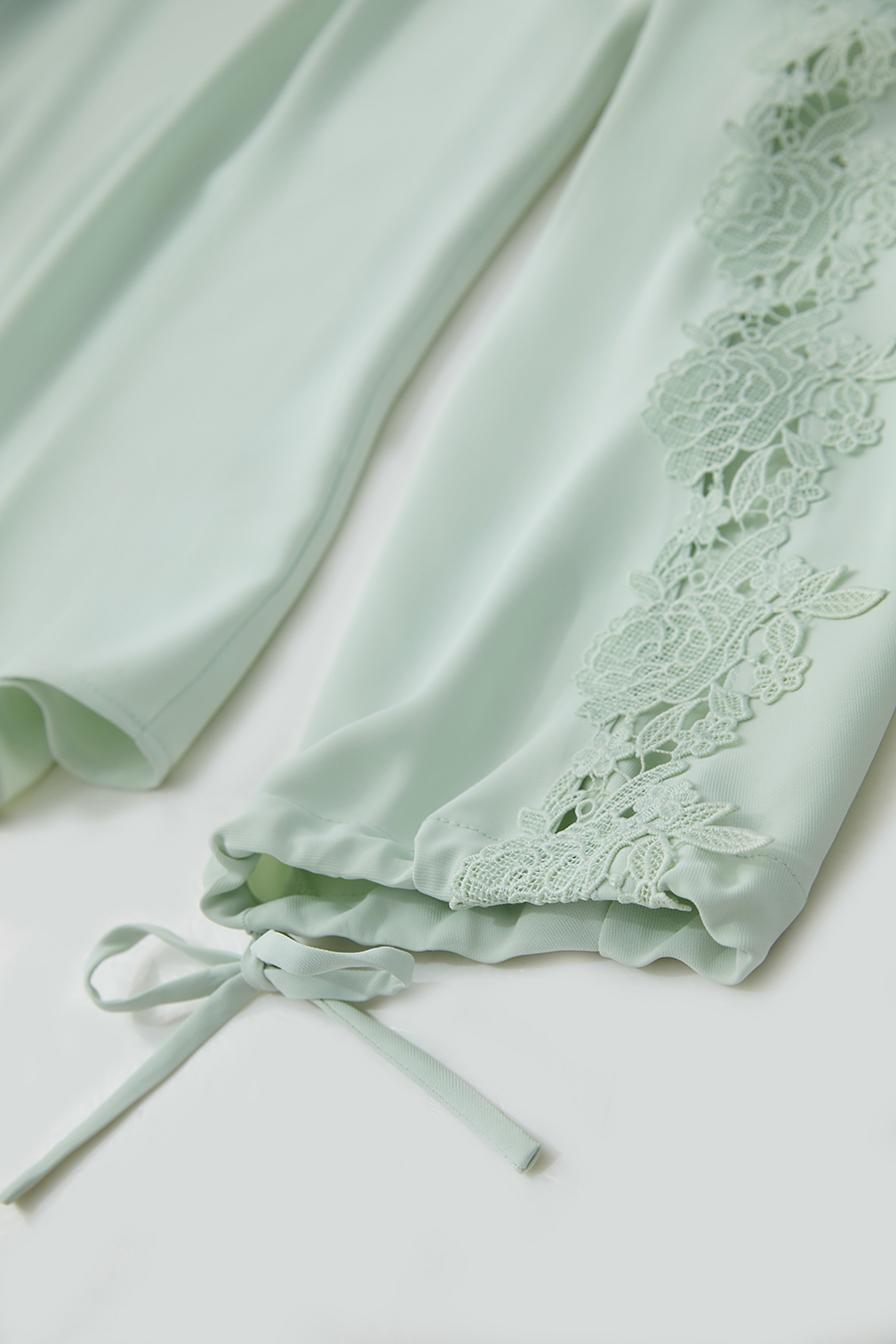 Lace Spliced Chiffon Blouse