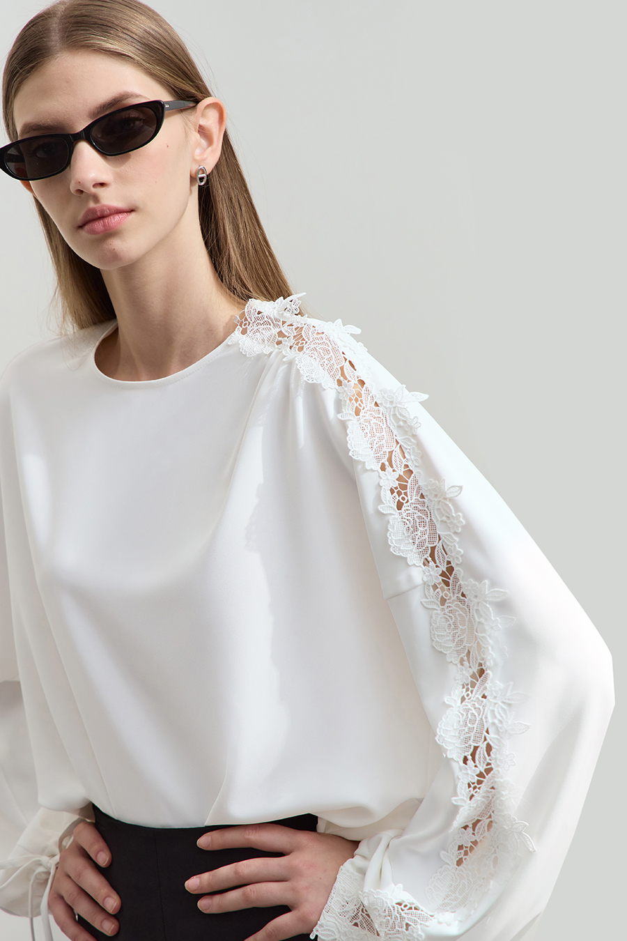 Lace Spliced Chiffon Blouse