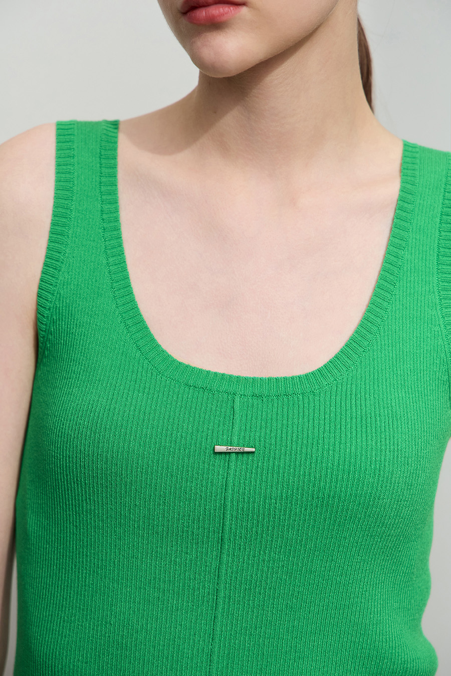 Metal ornament camisole|AMII