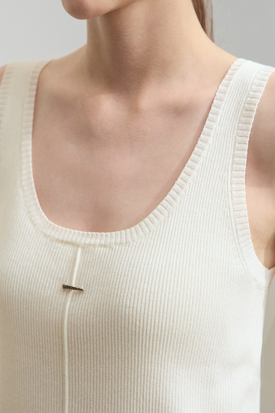Metal ornament camisole|AMII