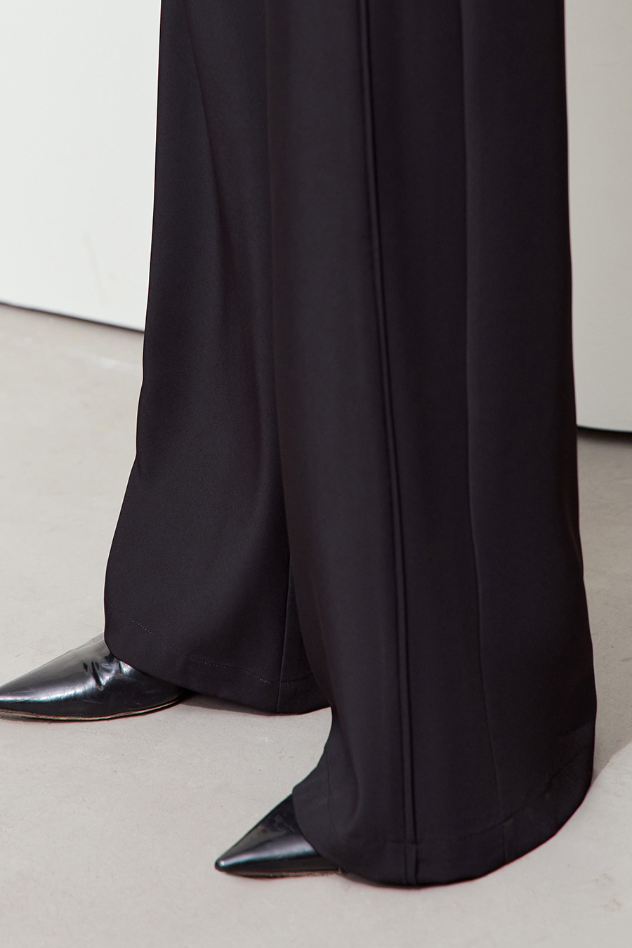 Cool & Moisture-absorbent Casual Pants