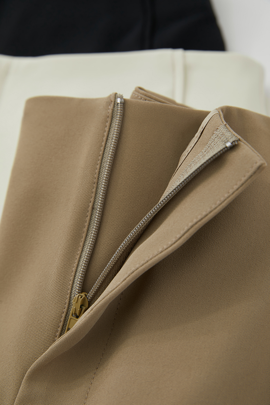 Cool & Moisture-absorbent Casual Pants