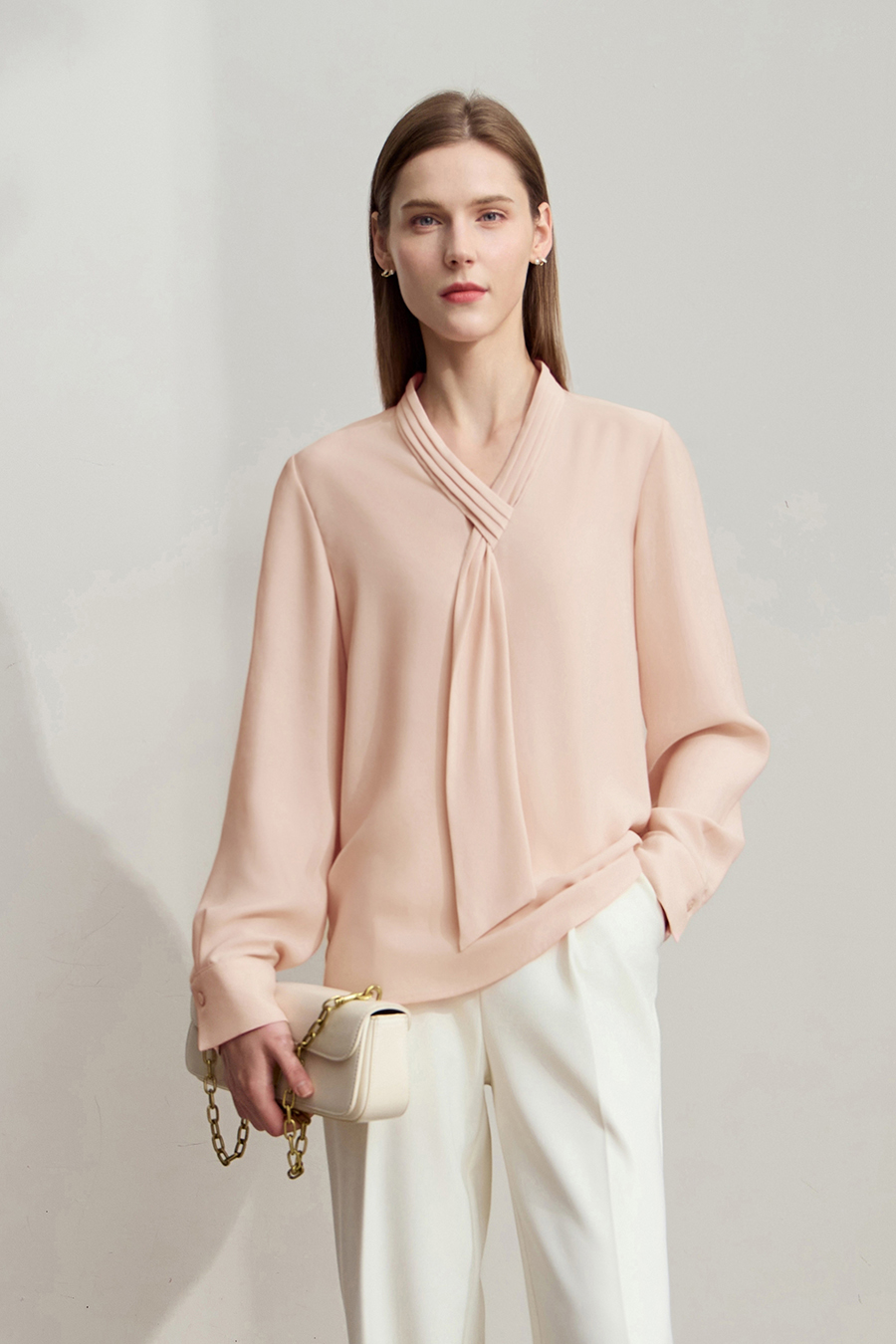 Pleated V - Neck Ribbon Shirt|AMII-AMII.com