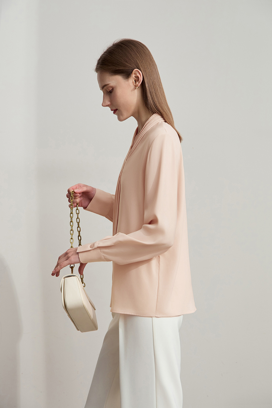 Pleated V - Neck Ribbon Shirt|AMII-AMII.com