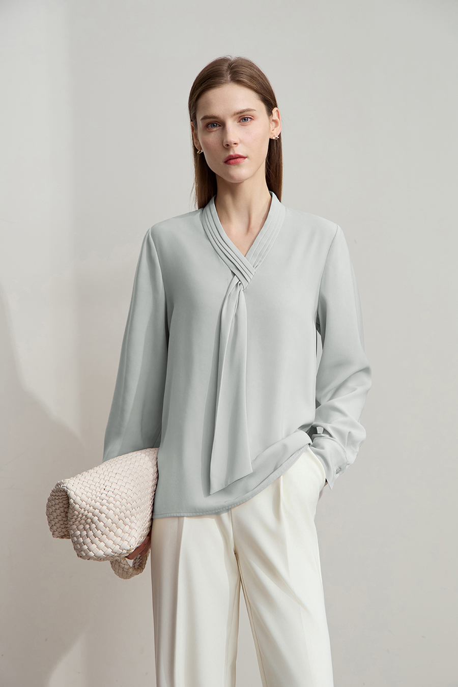 Pleated V - Neck Ribbon Shirt|AMII-AMII.com