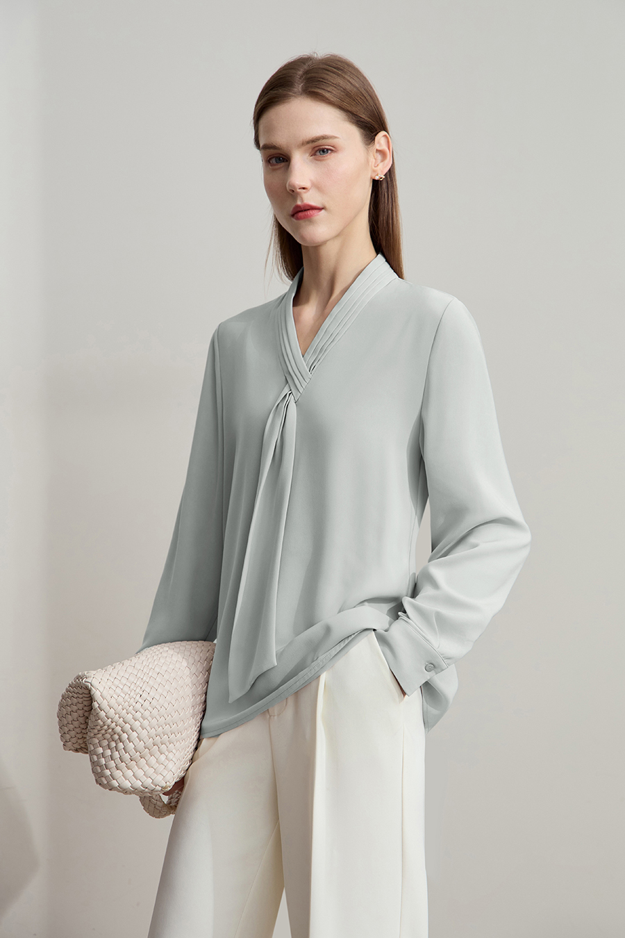 Pleated V - Neck Ribbon Shirt|AMII-AMII.com