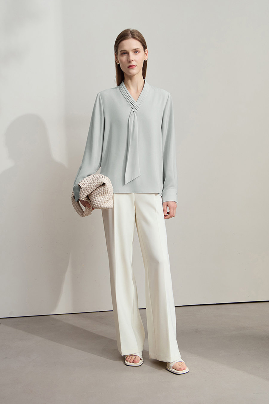 Pleated V - Neck Ribbon Shirt|AMII-AMII.com