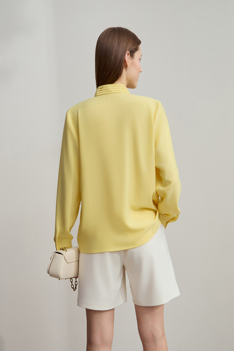 Pleated V - Neck Ribbon Shirt|AMII-AMII.com