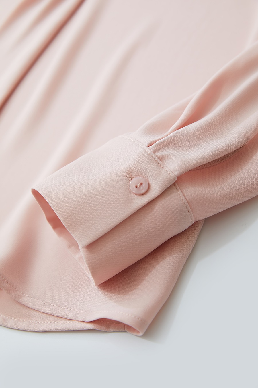 Pleated V - Neck Ribbon Shirt|AMII-AMII.com