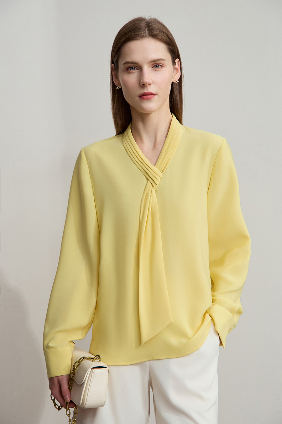 Pleated V - Neck Ribbon Shirt|AMII-AMII.com