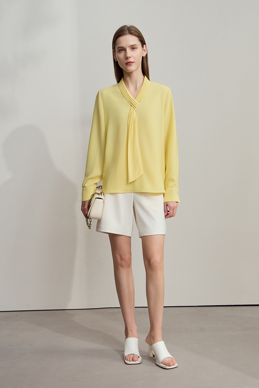 Pleated V - Neck Ribbon Shirt|AMII-AMII.com